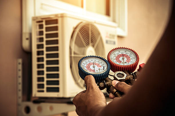 Professional Ac Installation technician working in Walnutport, PA